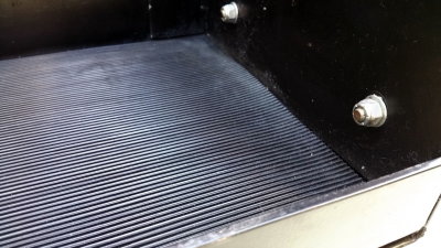 Corrugated Rubber Mat Upgrade / Lincoln Square Wave TIG 355 - Photo 4