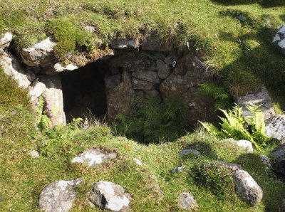 1532: The Chambered Cairn
