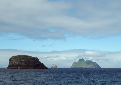 689: Stac Levenish. Stac Lee, Boreray