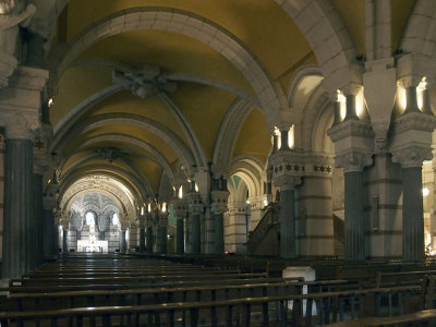 3075: Crypt of La Basilique Notre Dame de Fouvrire