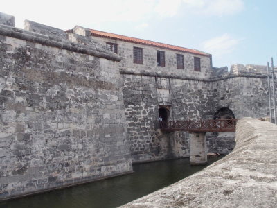 1412: Castle Moat and Entrance