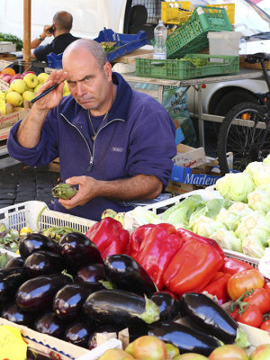 IMG_1824 Veggie Vendor in Campo Fiori.jpg