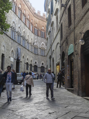 IMG_5110 Siena Main Pedestrian Street.jpg