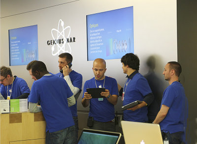 IMG_3035 Apple Genii.jpg