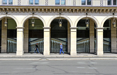 IMG_3031Rue Rivoli colonnade copy.jpg
