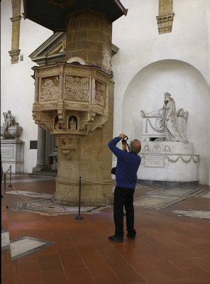 IMG_4064 Sta. Croce Pulpit and photographer.jpg