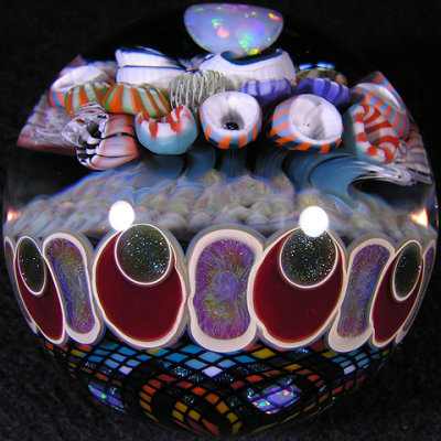 Some nice dot work ties it all together, so gorgeous all in all!