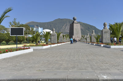 Mitad del Mundo latitude 0 deg,0',0