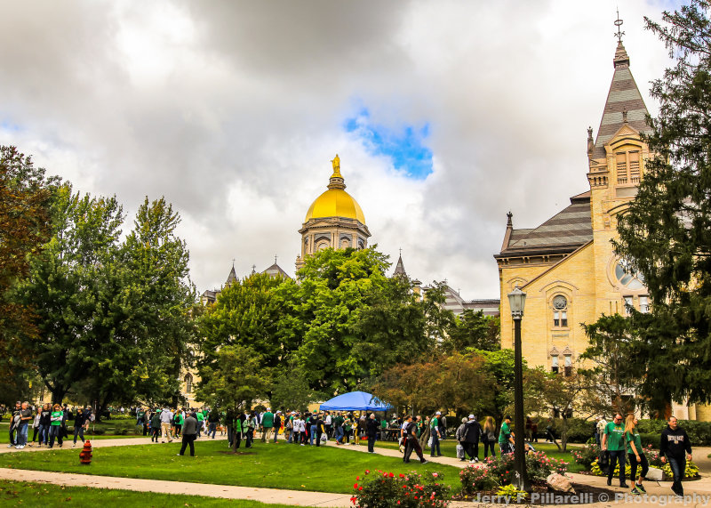 Golden Dome of the Notre Dame University Administration Building