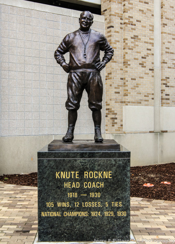 Knute Rockne Statue outside the Notre Dame Football Stadium