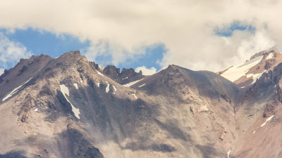 Detail of the peaks of Mount Shasta