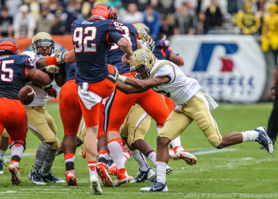 Georgia Tech DB Chris Milton blocks a punt by Syracuse P Riley Dixon