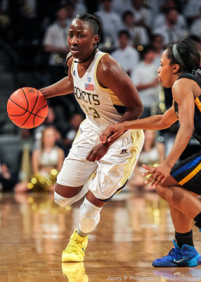 Georgia Tech G Wallace dribbles past a Coppin State player