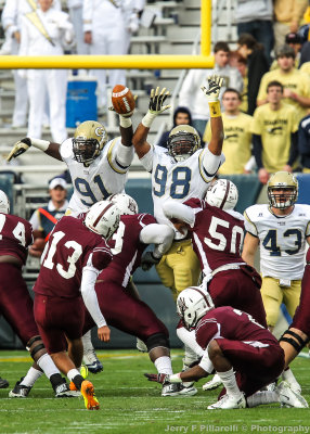 GT DL Patrick Gamble comes close to blocking a field goal attempt