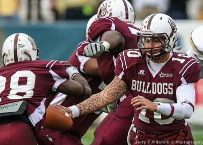 Alabama A&M QB Lee hands off to RB Scott