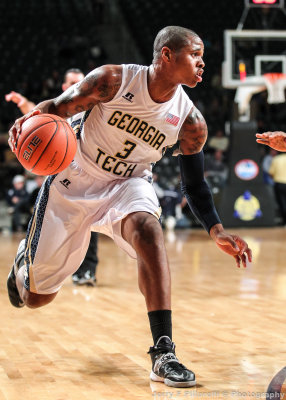 Yellow Jackets F Georges-Hunt begins his drive