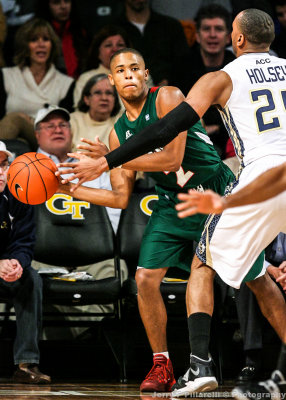 Delta Devils G Jordan Washington looks to deliver an inbounds pass