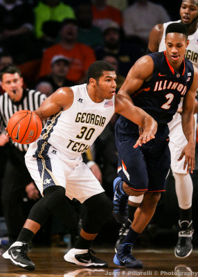 Jackets G Heyward gets out in front of Illini G Bertrand