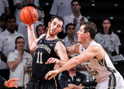 Georgia Tech C Miller pressures Notre Dame C Sherman