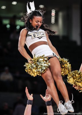 Georgia Tech Yellow Jackets Cheerleader comes back down to earth