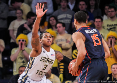 Yellow Jackets F Georges-Hunt gets his hand in the face of Cavaliers G Malcolm Brogdon