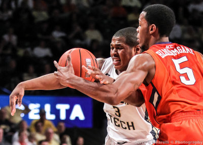 Georgia Tech F Georges-Hunt struggles against Clemson F Blossomgame