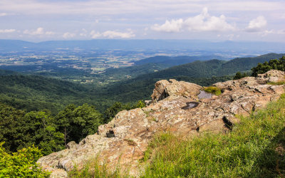 View of the valley from Franklin Cliffs in Shenandoah National Park