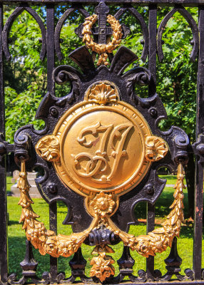 Thomas Jefferson crest on the gate to the family cemetery