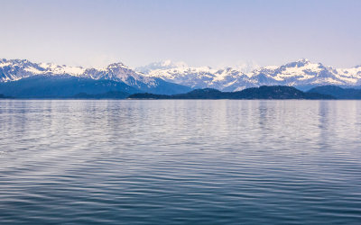 Serenely beautiful mountains in Glacier Bay National Park 