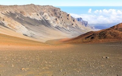 Crater rim as viewed from the Keoneheehee (Sliding Sands) Trail in Haleakala National Park