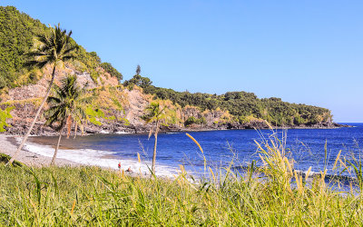 Secluded beach along the Piilani Highway