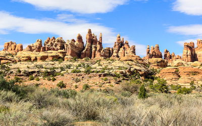 Sandstone spires on the Chesler Park Loop Trail in Canyonlands National Park