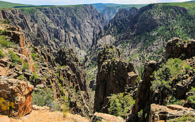 View south into the canyon from the Island Peaks View in Black Canyon of the Gunnison National Park