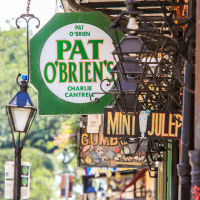 Pat OBriens sign hanging in the French Quarter