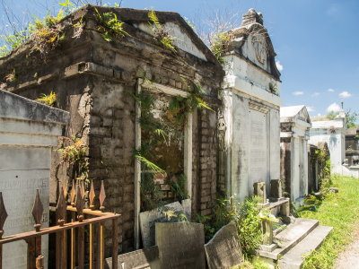 New Orleans Lafayette Cemetery_01.jpg