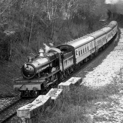 GWR 7800 class 4-6-0 7820 DINMORE MANOR approaches Leicester North station.jpg