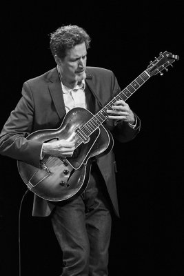 Matt Munisteri (guitare jazz)