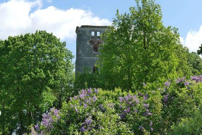Mezotne church ruins
