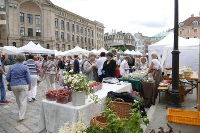 Zalu tirgus (Grass market)