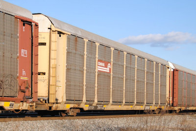701142