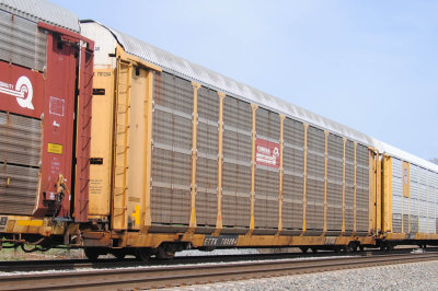 701284