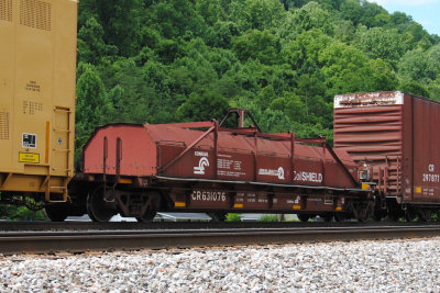 631076