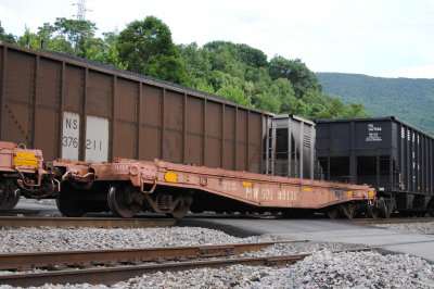 991357