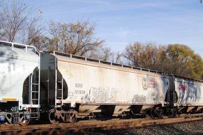 121836