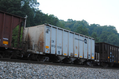 493158