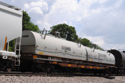 628373