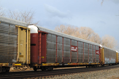 980986