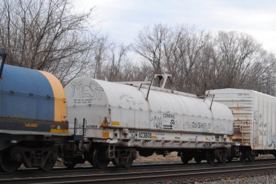 623808
