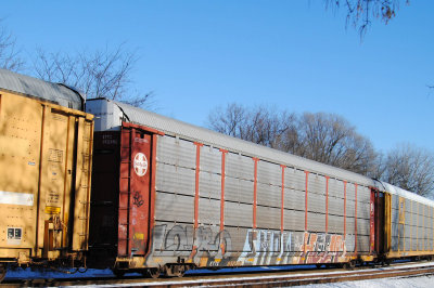 852382