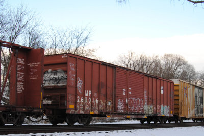 261016